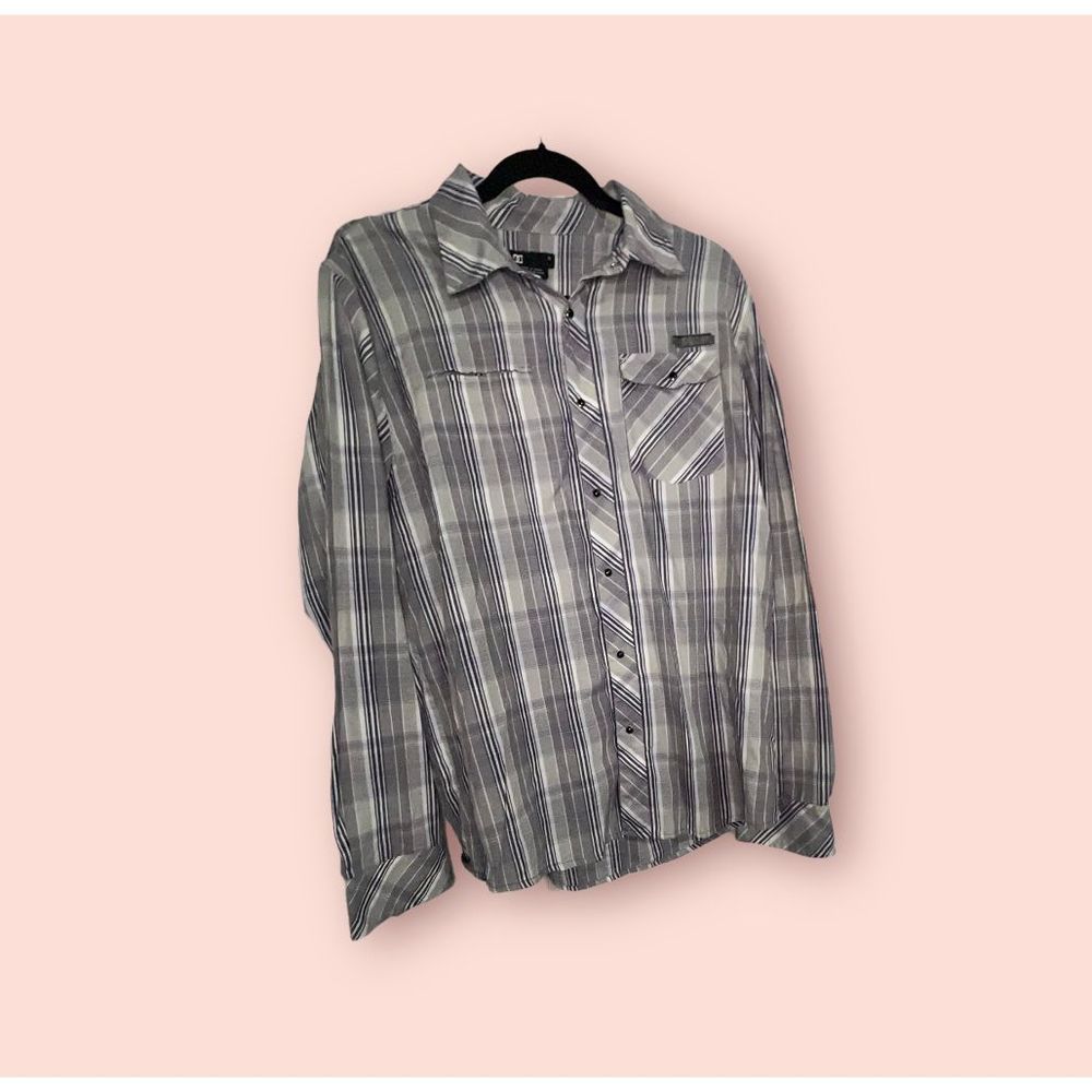 Men’s size Medium DC button down long sleeve dress shirt